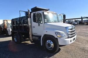 Camión Tractor de 10 Ruedas 6x4 Diésel, Unidad Motriz Principal de Servicio Pesado para Logística de Carga Comercial y Transporte de Mercancías - Product Image 2