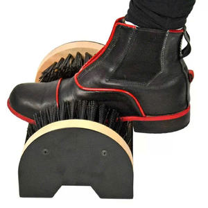 Cepillo limpiador de botas para exteriores de alta resistencia con marco de metal y mango de plástico, cepillo raspador de botas de madera - Product Image 1