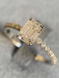 Anillo de compromiso solitario de moissanita, anillo de moissanita cultivada en laboratorio, joyería alternativa de moissanita, regalo para ella - Product Image 5