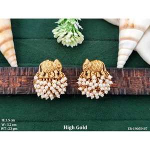 Pendientes Jhumka de Perlas Doradas de Diseño Exclusivo, Joyería Tradicional de Templo de Lujo, para Bodas, Fiestas y Eventos Étnicos, para Mujer - Product Image 1