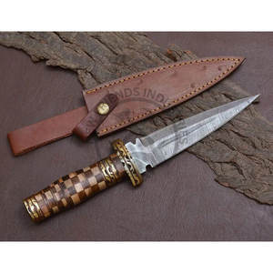 Nouveau couteau à lame fixe personnalisable de marque, couteau Dogger en acier Damas avec manche en bois de rose, meilleur couteau de survie et de chasse de collection - Product Image 1