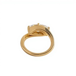 Bague de fiançailles solitaire ovale 2 carats CVD de laboratoire couleur D VVS, taille East-West, avec bande torsadée, certifiée IGI en or massif 14K - Product Image 3