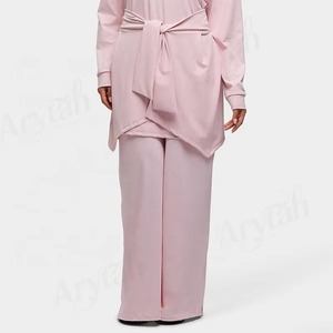 Conjunto Deportivo Modesto Personalizado con Cremallera para Mujer, Diseño con Bolsillos, Conjunto de Gimnasio Musulmán de Secado Rápido, Ropa Deportiva Musulmana para Mujer - Product Image 4