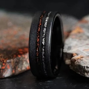 Anillo de Acero de Damasco con Incrustaciones de Madera de Barril de Whisky, Anillo de Boda para Hombre, Patrón Único de Vetas de Madera, Ajuste Cómodo, Joyería para Novio - Product Image 4