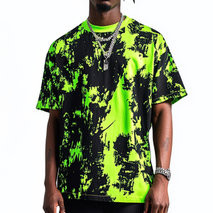 T-shirt tendance chic surdimensionné en coton doux imprimé à l'encre artistique vert néon noir, streetwear décontracté pour hommes - Product Image 1