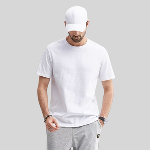 T-shirt unisexe 100 % coton, personnalisable avec logo, couleur unie, manches courtes, col rond, coupe ajustée, teinture pigmentée, écologique - Product Image 1