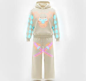 Sweat à capuche pour homme avec impression numérique néon, motifs de circuits électroniques sur les manches, style cyberpunk high-tech - Product Image 4