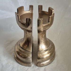 Sujetalibros Decorativos de Metal Estilo Vintage con Diseño de Piezas de Ajedrez Esculpidas, Elegante Soporte para Libros para Estantería, Biblioteca, Oficina, Hogar - Product Image 2