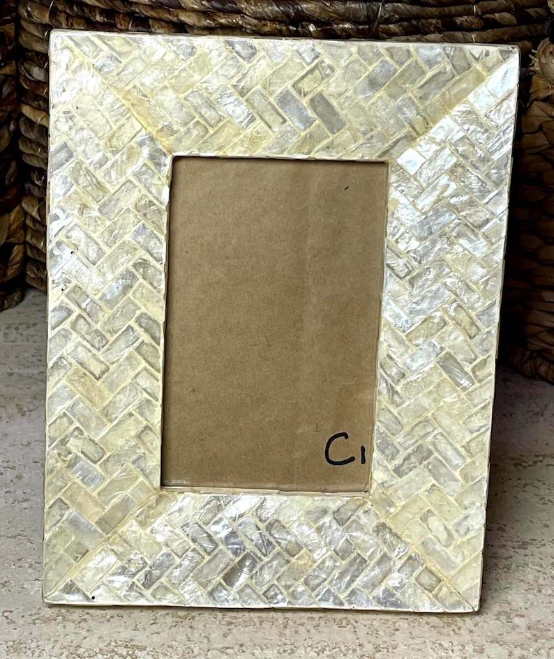 disponible en diferentes colores