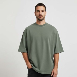 T-shirt Homme Oversize Personnalisé de Haute Qualité en Coton 100% avec Impression Frontale, Séchage Rapide et Respirant, Logo Personnalisé – Vente en Gros - Product Image 1