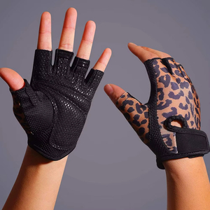 Gym Gloves for Men Fitness Weight Lifting Wristband Weightlifting Gloves Bodybuilding Training and Exercise activewear gloves - Product Image 2