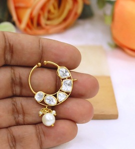 Elegantes pendientes de perlas chapados en oro con diseño de borlas de circonita tallada en forma de pera para mujeres, joyería romántica para bodas. - Product Image 2