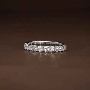 Bague de fiançailles en diamant de laboratoire certifié IGI 0,70 carat VS1, très demandée, en or 14 carats plaqué rhodium, coupe brillante vintage - Product Image 1