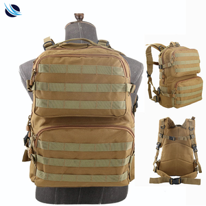 Sac à dos tactique de randonnée et de camping 70L, imperméable avec doublure en PVC, grand sac de voyage, sac à dos MOLLE pour l'extérieur, ceinture à coussin d'air - Product Image 4