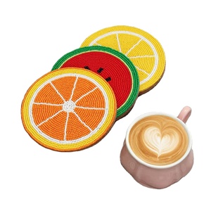 Posavasos Cuadrados de Cristal Hechos a Mano CRYSTAL CRAFT - Diseño Clásico con Base de Poliéster, Portátiles para Iglesia - Product Image 1