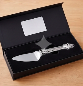 Stainless Steel Cake Knife With Fleur De Lis Handle Non Stick Triangle Blade Dishwasher Safe Perfect For Wedding Use And Parties - Product Image 5