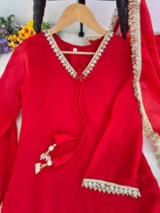 Ensemble Salwar Farsi de Luxe de Qualité Export pour Femmes, Tenue de Mariage et d'Occasions Festives, Vêtement Ethnique de Créateur en Vente - Product Image 4