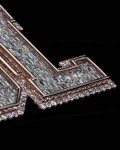 จี้ตัวอักษร JL ขนาด 2.0 นิ้ว แบบสั่งทำพิเศษ เงินแท้ 925 ประดับเพชรโมอิสซาไนต์ VVS ทรงบาแกตต์และทรงกลมเต็มเม็ด สไตล์ฮิปฮอป - Product Image 2