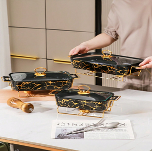 Modernos servidores de buffet de cerámica con patrón de mármol negro y soportes de alambre dorado. Disponible a precios de mayorista. - Product Image 1
