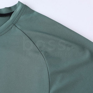 Chemises de compression pour hommes en gros - Vêtements de sport respirants et écologiques en Spandex/Polyester à manches régulières avec logo personnalisé - Product Image 5