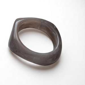 Brazalete Geométrico de Acrílico MN Exports, Joyería de Moda Unisex, Regalo Islámico de Uttar Pradesh - Product Image 2