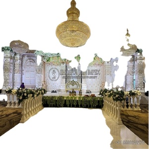 Escenario de Boda y Compromiso de Diseño Abierto Moderno con Elementos de Madera Vintage - Product Image 1