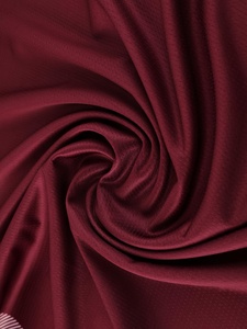 เสื้อบาสเก็ตบอลระบายอากาศ คอกลม แขนกุด ผ้าโพลีเอสเตอร์ 100% ชุดบาสเก็ตบอลพร้อมบริการ OEM แบบพิมพ์ลายสำหรับผู้ชาย - Product Image 5