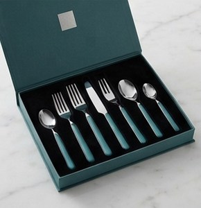 Ensemble de couverts minimalistes avec poignées turquoise, finition miroir haute brillance, compatibles lave-vaisselle, couverts en métal pour mariage et dîner. - Product Image 6