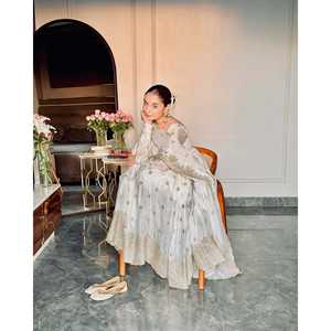 ชุดเดรสงานปาร์ตี้ลาย pent and dupatta ปักสำหรับงานพรอมดีไซน์เนอร์ - Product Image 3