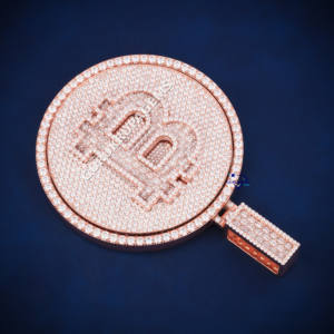 Colgante hip hop RTS con logotipo personalizado de plata 925 con diamantes moissanita de corte redondo y baguette con claridad D VVS para hombres y mujeres. - Product Image 5