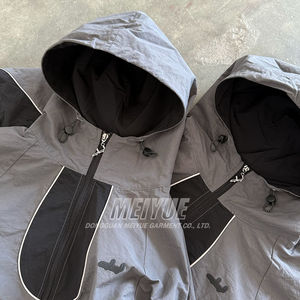 Chaqueta cortavientos de nailon de verano, chándal de nailon con bloques de color, chaqueta cortavientos de nailon impermeable con capucha y pantalones cortos de alta calidad - Product Image 3