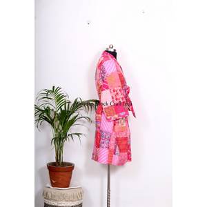 Kimono Kantha multicolore en patchwork de soie fait main, robe Kantha unique pour l'hiver, veste kimono indienne en patchwork au prix d'usine - Product Image 5