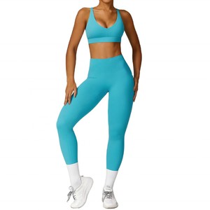 Soutien-gorge de sport sans couture à maintien élevé pour femmes grandes tailles, avec impression personnalisée sur le devant, en tissu anti-humidité pour les entraînements de fitness - Product Image 1