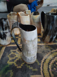 Tazas de cuerno africanas y elegante taza de cuerno de búfalo de alta calidad, auténtica taza de cuerno vikinga para beber con asa de CRAFTING CRAFTS - Product Image 2