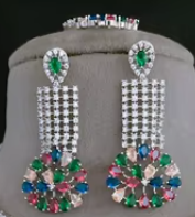 Boucles d'oreilles ras du cou en zircon scintillant de luxe de belle qualité et ensemble Tikka pour les fiançailles de mariage ou les tenues de fête des femmes - Product Image 2