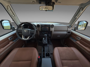 Toyota Land Cruiser GRJ76 AT Luxury 2024 – Luces LED y Toyota Safety Sense, SUV 4x4 - Product Image 3