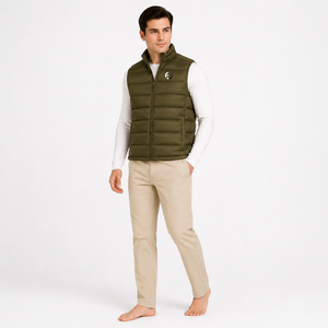 Chaleco acolchado para hombre que combina relleno ligero, aislamiento térmico y tela resistente para un uso cómodo en climas fríos. - Product Image 5