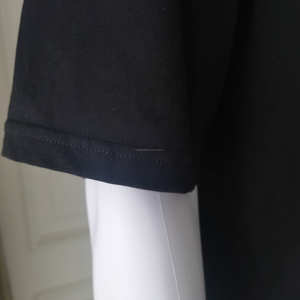 T-shirt unisexe à manches courtes, col montant, coupe ample, en coton 100% 250 g/m², imprimé personnalisé, de luxe, uni - Product Image 2