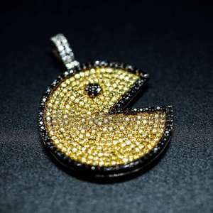 Pendentif Breloque Hip Hop Plaqué Or Moissanite en forme de Tranche de Pizza, Bijou Bling sur Base Argentée, Accessoire de Chaîne Personnalisé - Product Image 1