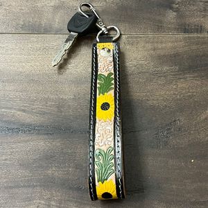 Llavero de Cuero Hecho a Mano, Correa de Cuero Personalizada con Herramientas, Llavero Vintage Duradero Hecho a Mano para Mujer - Product Image 3