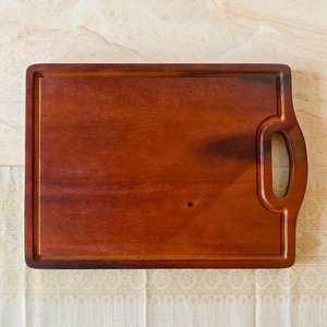 Tabla de cortar de madera de acacia hecha a mano por un artesano profesional: Tabla de cortar grande y resistente o tamaño personalizable - Product Image 3