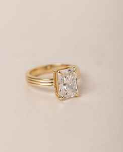 แหวนเพชรทรงเรเดียนท์คัท 3.01 กะรัต เพชรเลี้ยงในห้องปฏิบัติการ ดีไซน์หรูหราสำหรับผู้หญิง ทองคำแท้ 14k แหวนเพชรเม็ดเดี่ยว สำหรับเป็นของขวัญให้คนรัก - Product Image 3