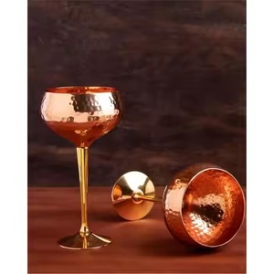 Gobelet à vin vintage en métal de qualité supérieure, en acier inoxydable, réutilisable, avec pied, élégant, pour la maison et les restaurants - Product Image 2