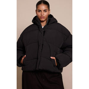 Chaqueta de Invierno Acolchada para Mujer con Logotipo Personalizado OEM, Tejido de Lona Transpirable, Capucha con Cuello Desmontable, 100% Poliéster - Product Image 1