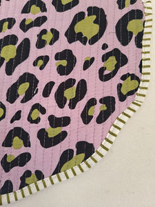 Mantel Individual Moderno Reversible de Algodón con Estampado de Leopardo, Acolchado, Delgado, Personalizable y Lavable a Máquina para Mesa de Comedor - Product Image 4