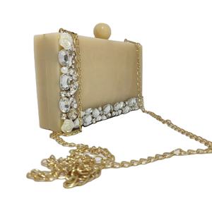 Monedero de resina de diseño moderno con piedra preciosa y decoración de cadena Bolso de mano de resina creativo mejor para eventos de bodas y fiestas - Product Image 1