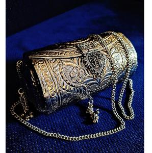 Bolso de mano de metal repujado artesanal God Grace Craft, estilo vintage para bodas y fiestas, con logotipo y tamaño personalizados - Product Image 2