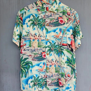 Camisas Hawaianas Vintage Aloha Usadas al por Mayor, Ropa de Segunda Mano - Product Image 1