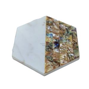 แผ่นรองแก้วหินอ่อนธรรมชาติรูปหกเหลี่ยมสีขาวมุกหรูหราเป็นมิตรกับสิ่งแวดล้อม หนา 8 มม. เส้นผ่านศูนย์กลาง 100 มม. ขายดี รับสั่งทำ - Product Image 1