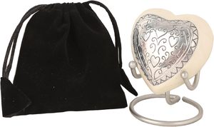 Urne funéraire artisanale de luxe en aluminium, en forme de cœur argenté, écologique, avec support métallique - Product Image 5